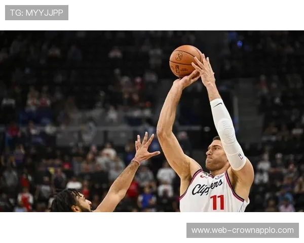 保罗利用挡拆创造机会提升助攻效率，明显优于联盟平均水平