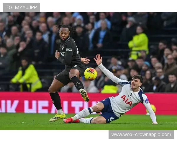 英超单赛季抢断数领跑：帕利尼亚的防守统治力