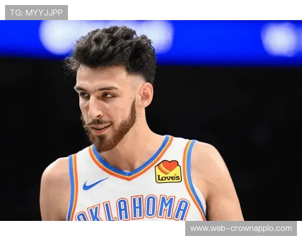 切特·霍姆格伦内线挡拆拉开空间效率显著提升对比新秀同期同期表现明显优于同位置球员