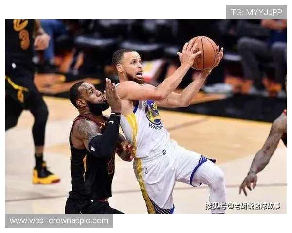 比尔单打高效输出与库里无球打法形成对比